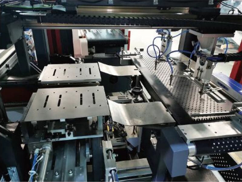 الذكية عالية السرعة نظام تصنيع صناديق الدرع-أسلوب 20-30pcs/min مناسبة لصناديق النبيذ صناديق الأنابيب