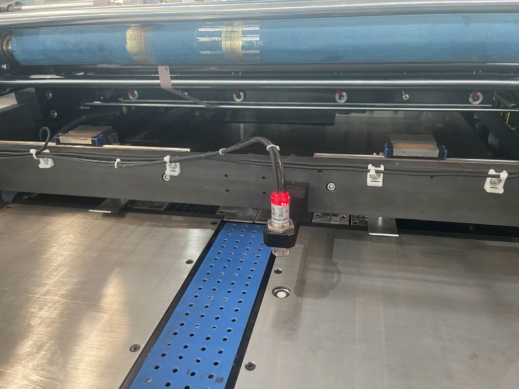 آلة طابع 3D الذهبية الآلية للورق الساخن للورق الكامل ، طابع الألوان